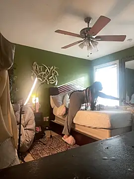 Snapshot of caramel__cremes chatting on 25, 11, 2025 caramel cremes online show from 25, 11, 2025