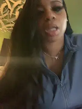 Snapshot of caramel__cremes chatting on 25, 5, 2026 caramel cremes online show from 25, 5, 2026