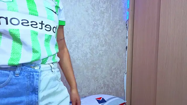 yulissa girls online show from 12, 4, 2026