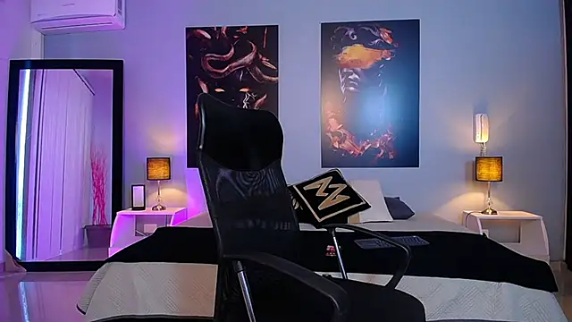 ChristopherBlack  online show from 17, 9, 2025