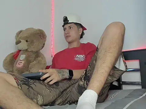 Mateo Escobar online show from 8, 11, 2025