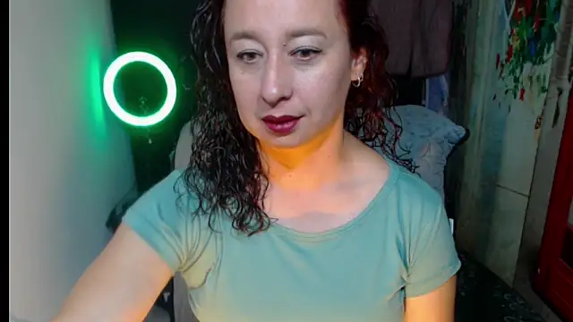 Milf Valeria online show from 11, 11, 2025