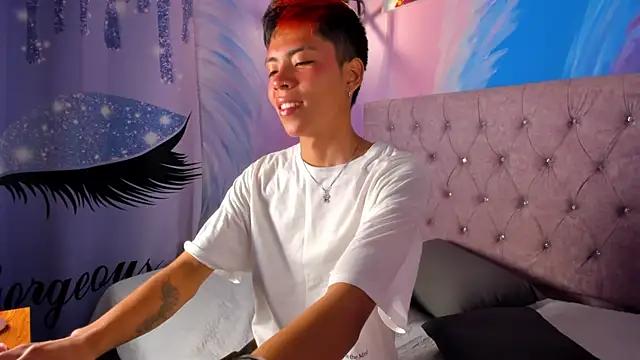 Snapshot of MaxiWildd chatting on 6, 10, 2025 MaxiWildd online show from 6, 10, 2025