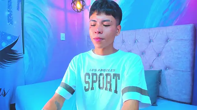 MaxiWildd online show from 7, 5, 2026