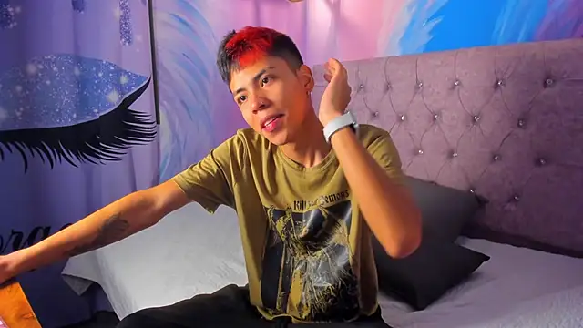 Snapshot of MaxiWildd chatting on 30, 9, 2025 MaxiWildd online show from 30, 9, 2025