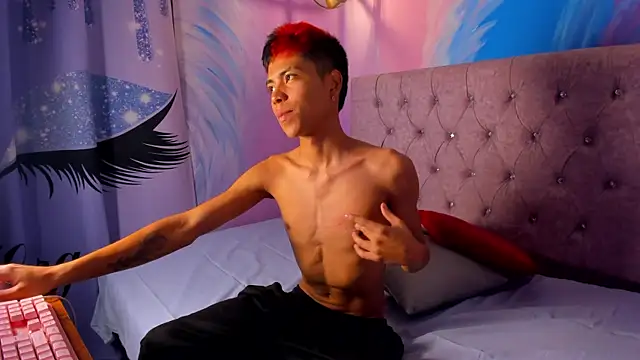 Snapshot of MaxiWildd chatting on 11, 9, 2025 MaxiWildd online show from 11, 9, 2025