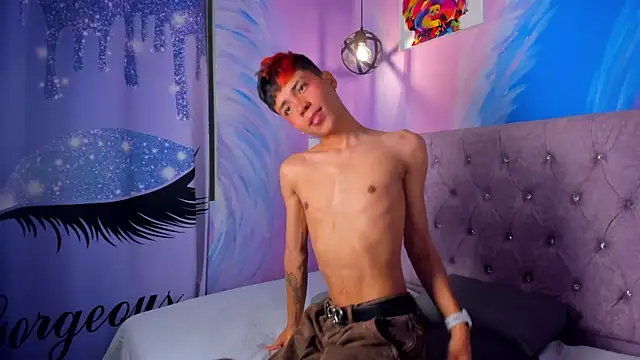 Snapshot of MaxiWildd chatting on 18, 10, 2025 MaxiWildd online show from 18, 10, 2025