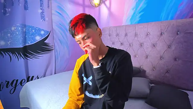 Snapshot of MaxiWildd chatting on 9, 10, 2025 MaxiWildd online show from 9, 10, 2025