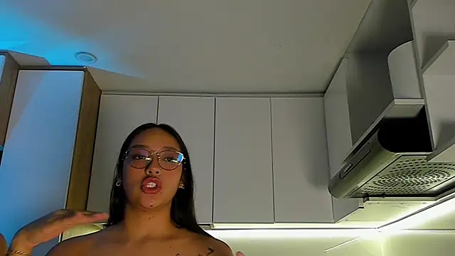 SusanClarck online show from 7, 11, 2025