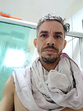 Snapshot of QfabO123 chatting on 23, 10, 2025 QfabO123 online show from 23, 10, 2025