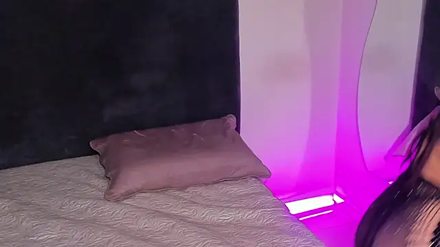 saramikaelson online show from 5, 1, 2026