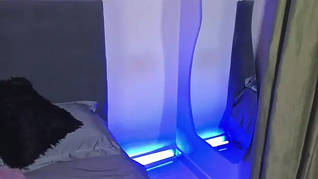 saramikaelson online show from 10, 4, 2026