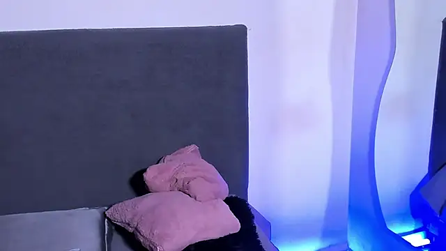 saramikaelson online show from 15, 4, 2026