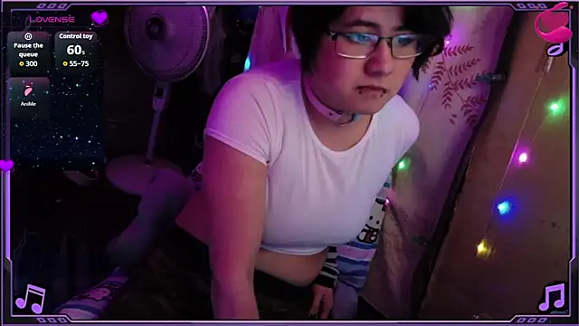 Ftm Bunny online show from 19, 4, 2026