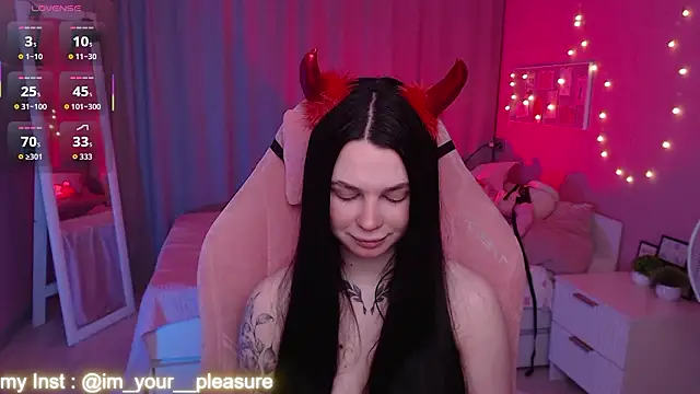 Michela Fruet online show from 5, 3, 2026