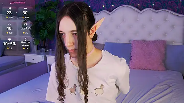 Snapshot of SilverMuse chatting on 1, 2, 2026 SilverMuse online show from 1, 2, 2026