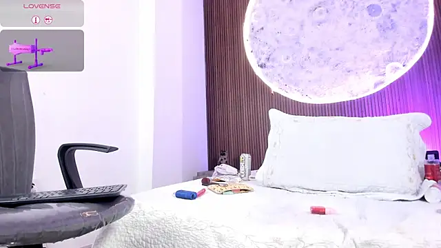 Snapshot of AmbarFoxx_ chatting on 8, 2, 2026 AmbarFoxx online show from 8, 2, 2026