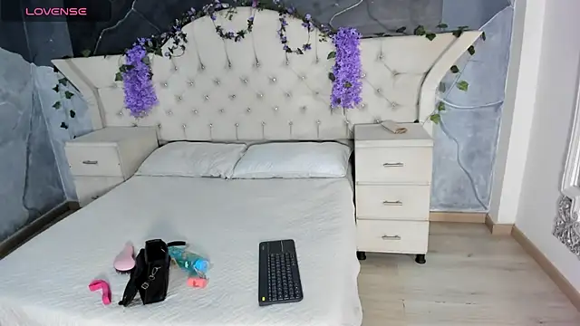 AmbarFoxx  online show from 22, 5, 2026
