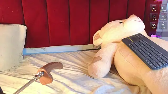 PrincePoppy online show from 5, 10, 2025