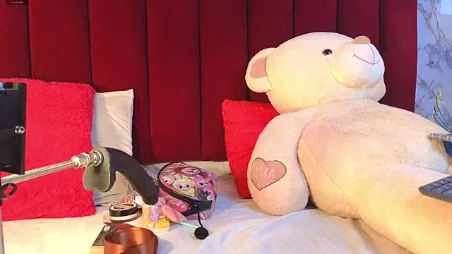 PrincePoppy online show from 31, 10, 2025