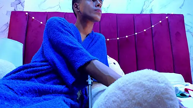 PrincePoppy online show from 17, 12, 2025