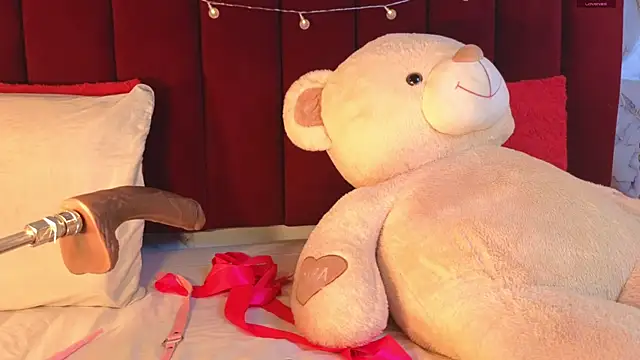 PrincePoppy online show from 18, 10, 2025