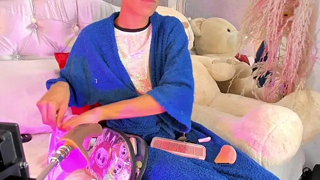 PrincePoppy online show from 6, 10, 2025