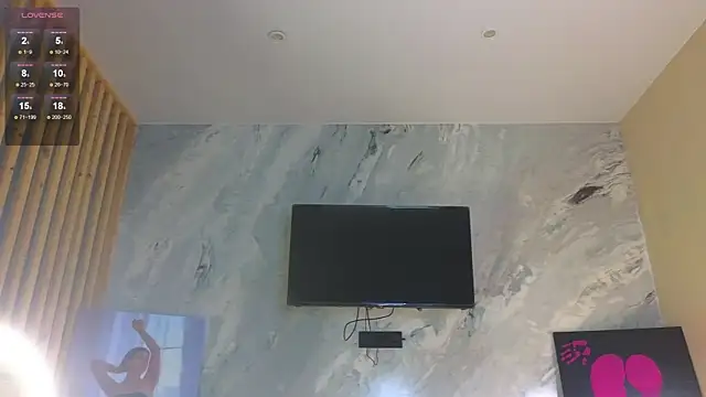 Snapshot of miss_bubbles_ chatting on 9, 10, 2025 miss bubbles online show from 9, 10, 2025