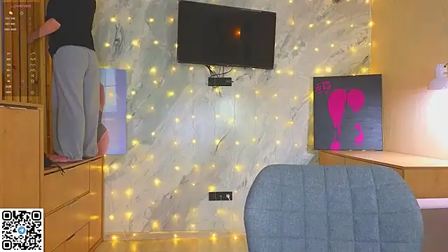 Snapshot of miss_bubbles_ chatting on 18, 12, 2025 miss bubbles online show from 18, 12, 2025