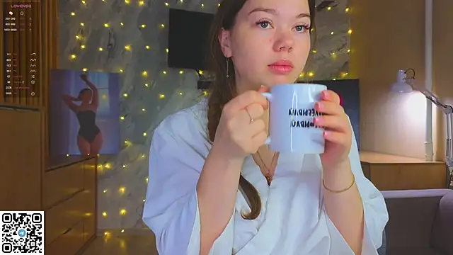 Snapshot of miss_bubbles_ chatting on 17, 12, 2025 miss bubbles online show from 17, 12, 2025