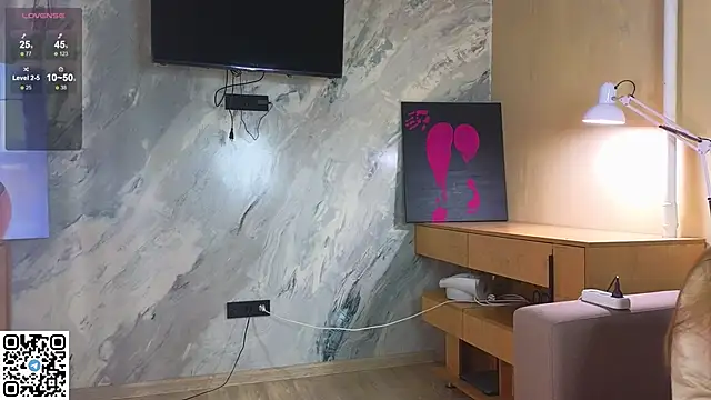 Snapshot of miss_bubbles_ chatting on 4, 11, 2025 miss bubbles online show from 4, 11, 2025