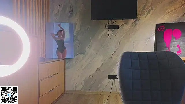 Snapshot of miss_bubbles_ chatting on 8, 11, 2025 miss bubbles online show from 8, 11, 2025