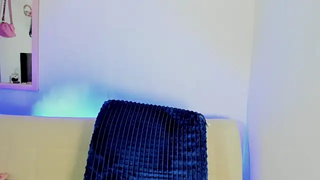 Snapshot of snow_doll chatting on 5, 11, 2025 snow doll online show from 5, 11, 2025