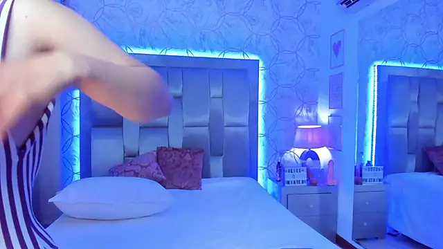 AlliceWinter online show from 6, 11, 2025