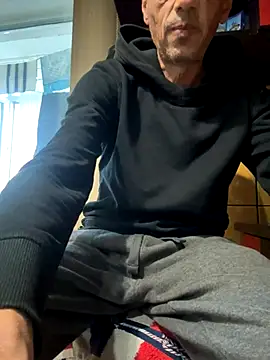 adiluci1 online show from 5, 10, 2025