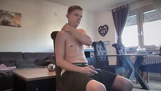 Sweetbooy90 online show from 2, 4, 2026