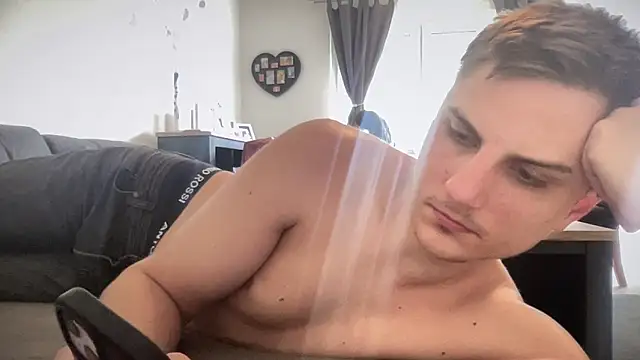 Sweetbooy90 online show from 4, 4, 2026