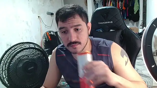 Snapshot of Leonino231 chatting on 29, 5, 2026 Leonino231 online show from 29, 5, 2026