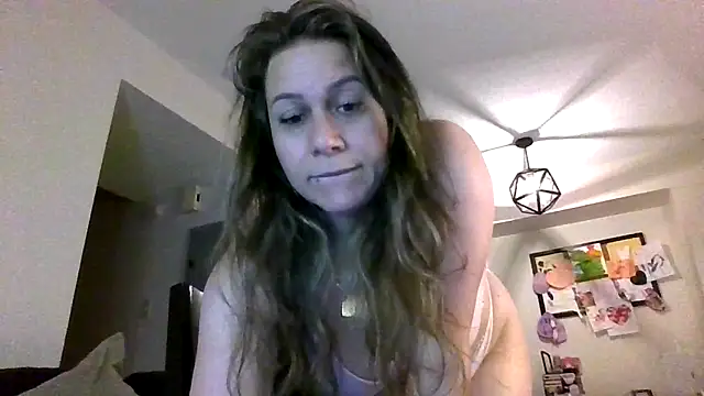 Snapshot of thedevinemama chatting on 15, 6, 2026 thedevinemama online show from 15, 6, 2026