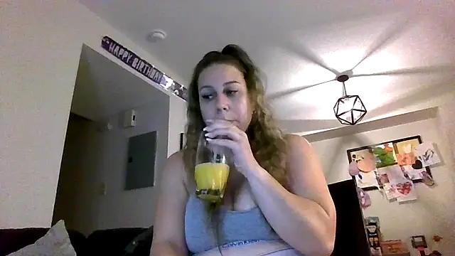 Snapshot of thedevinemama chatting on 13, 7, 2026 thedevinemama online show from 13, 7, 2026