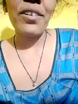 Snapshot of Daisygirl9 chatting on 17, 10, 2025 Daisygirl9 online show from 17, 10, 2025