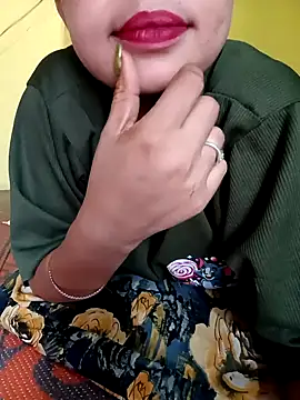 Snapshot of Daisygirl9 chatting on 21, 10, 2025 Daisygirl9 online show from 21, 10, 2025