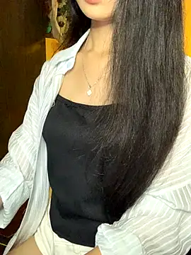 Nhinhi18 online show from 9, 11, 2025