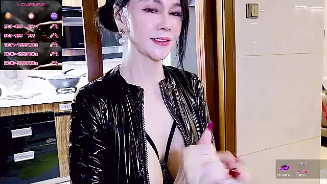 Snapshot of xinxinbabe chatting on 28, 11, 2025 xinxinbabe online show from 28, 11, 2025