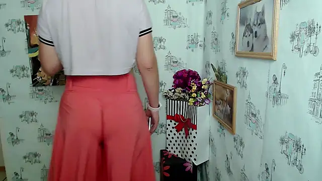 Linda S  online show from 9, 9, 2025