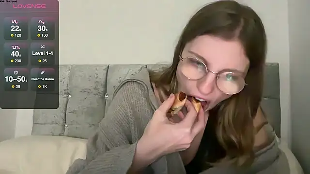 BustyKellyXXX online show from 8, 2, 2026