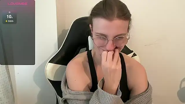 BustyKellyXXX online show from 27, 11, 2025