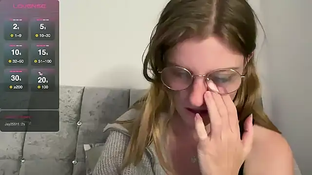 BustyKellyXXX online show from 26, 10, 2025