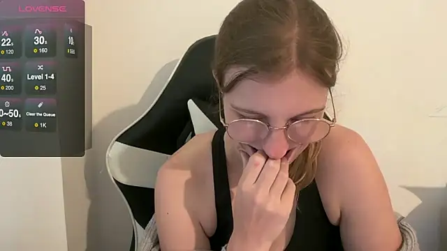 BustyKellyXXX online show from 31, 10, 2025