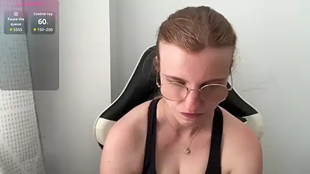 BustyKellyXXX online show from 24, 6, 2026